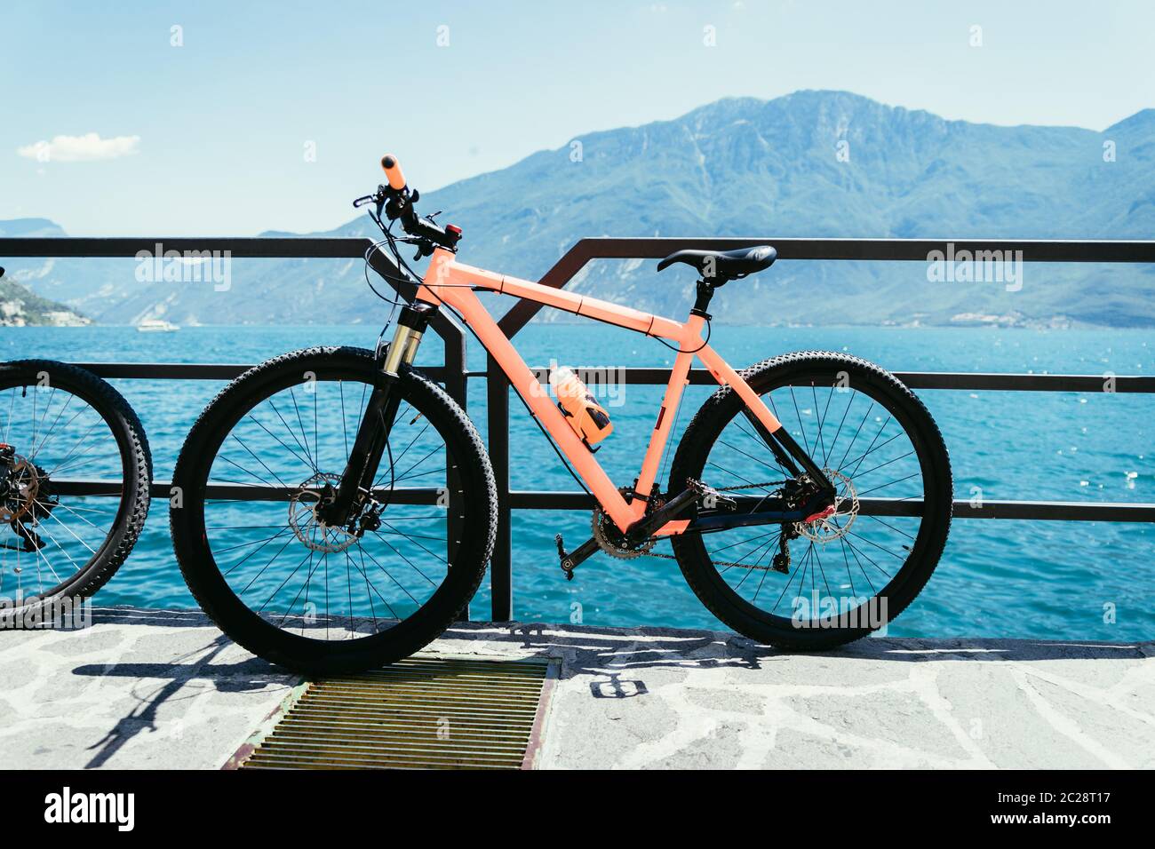 VTT au lac de garde, Italie Banque D'Images