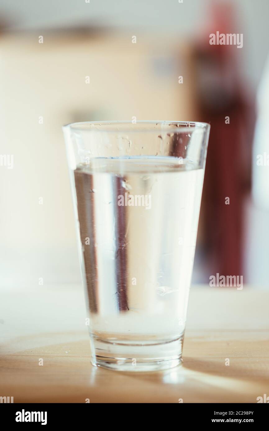 Verre transparent d'eau froide Banque D'Images