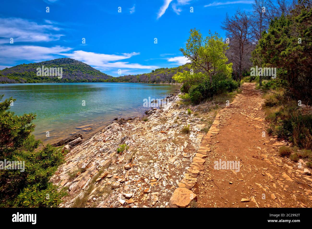 Mir dans le lac du parc naturel Telascica Bay sur l'île de Dugi Otok, archipel de Croatie Dalmatie Banque D'Images
