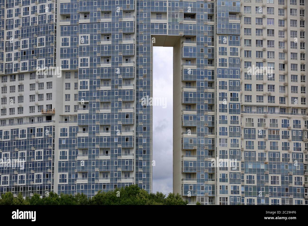 Moscou, Russie - 7 juillet 2019 : bâtiments résidentiels modernes de plusieurs étages dans les limites de la ville Banque D'Images