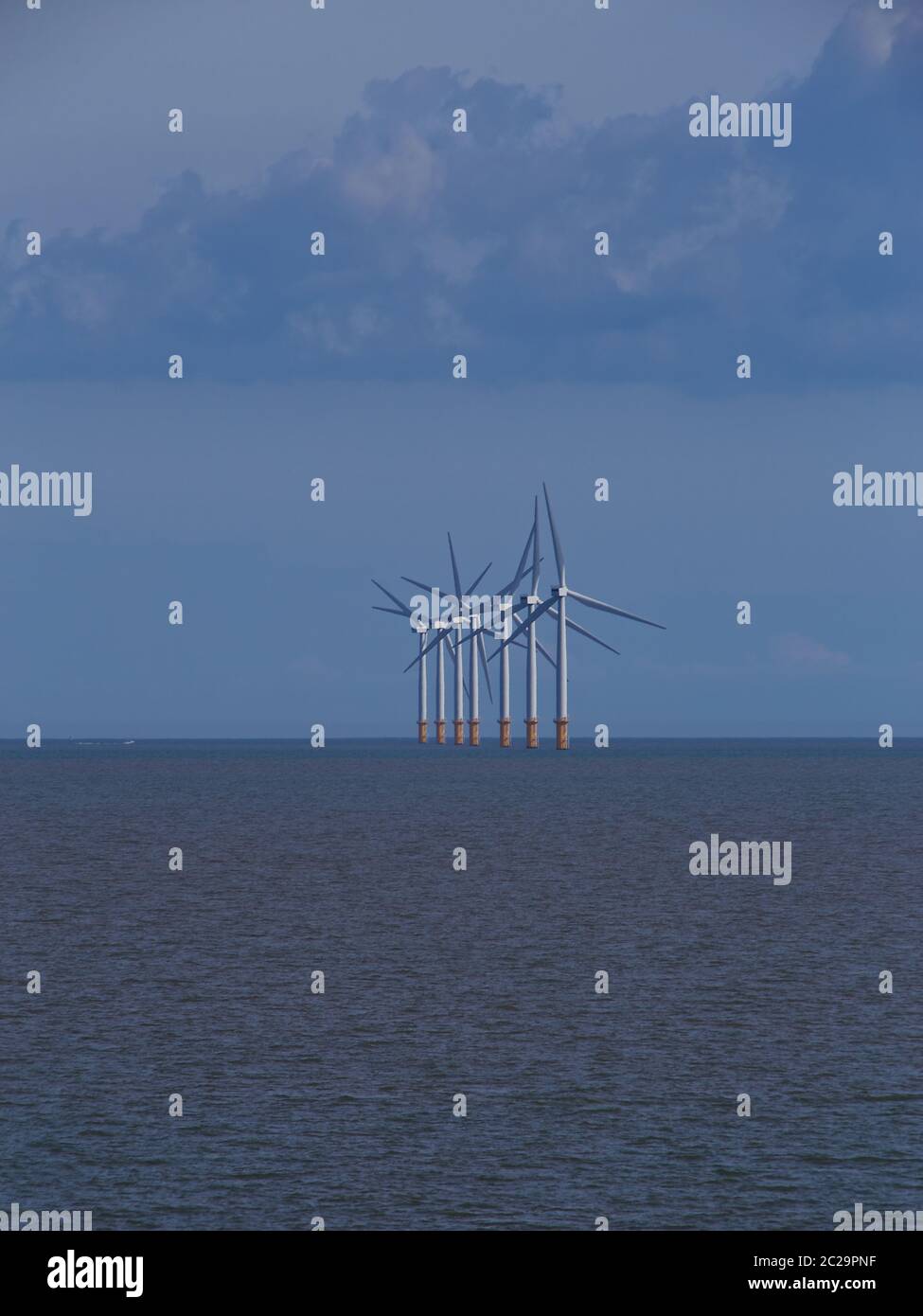 Éoliennes offshore à Gunflint Sands au large de Clacton on Sea, Banque D'Images Éoliennes offshore à Gunflint Sands au large de Clacton on Sea, Banque D'Images