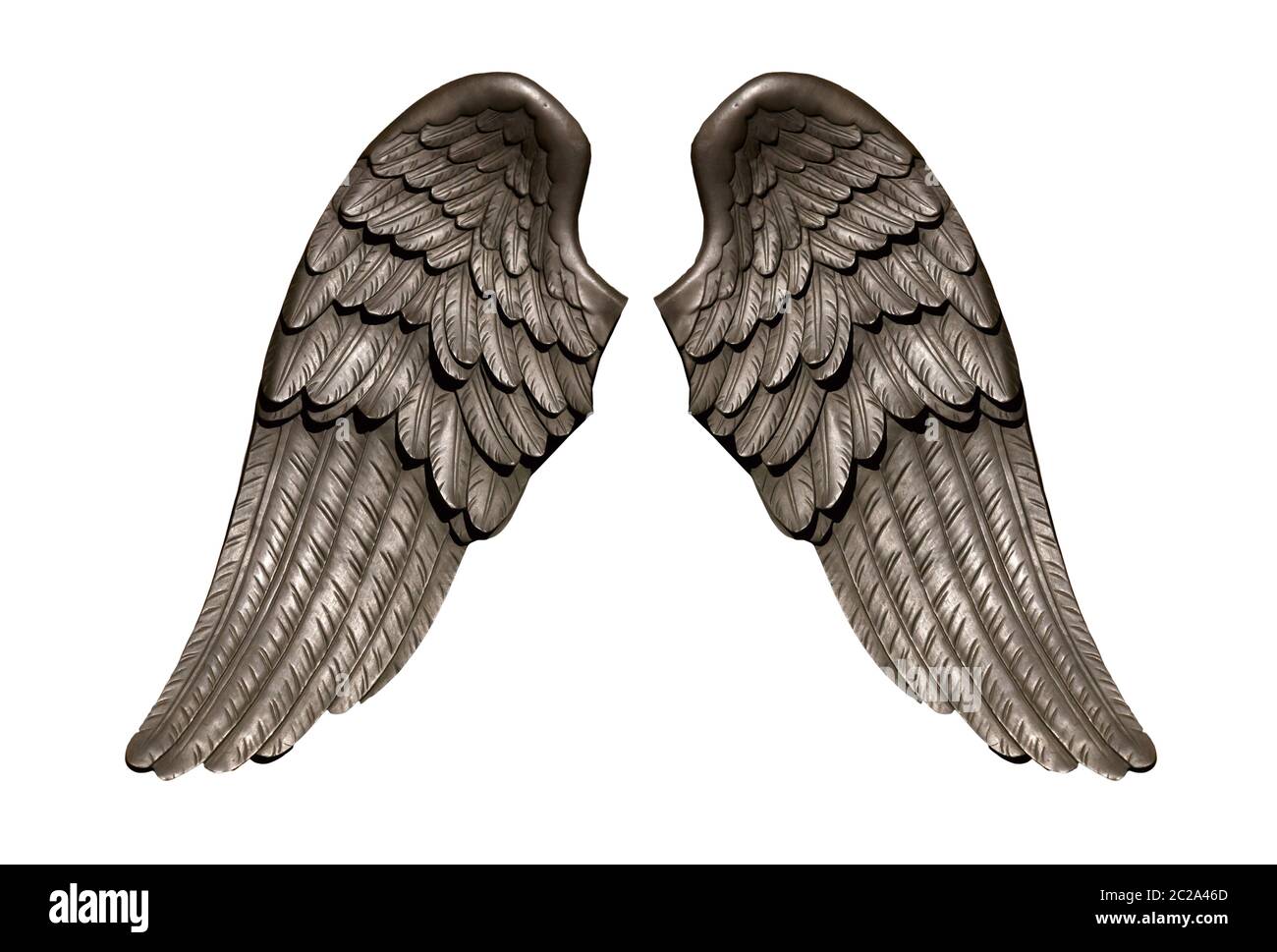 Ailes d'ange, plumage d'aile noire naturelle isolé sur fond blanc Banque D'Images Ailes d'ange, plumage d'aile noire naturelle isolé sur fond blanc Banque D'Images