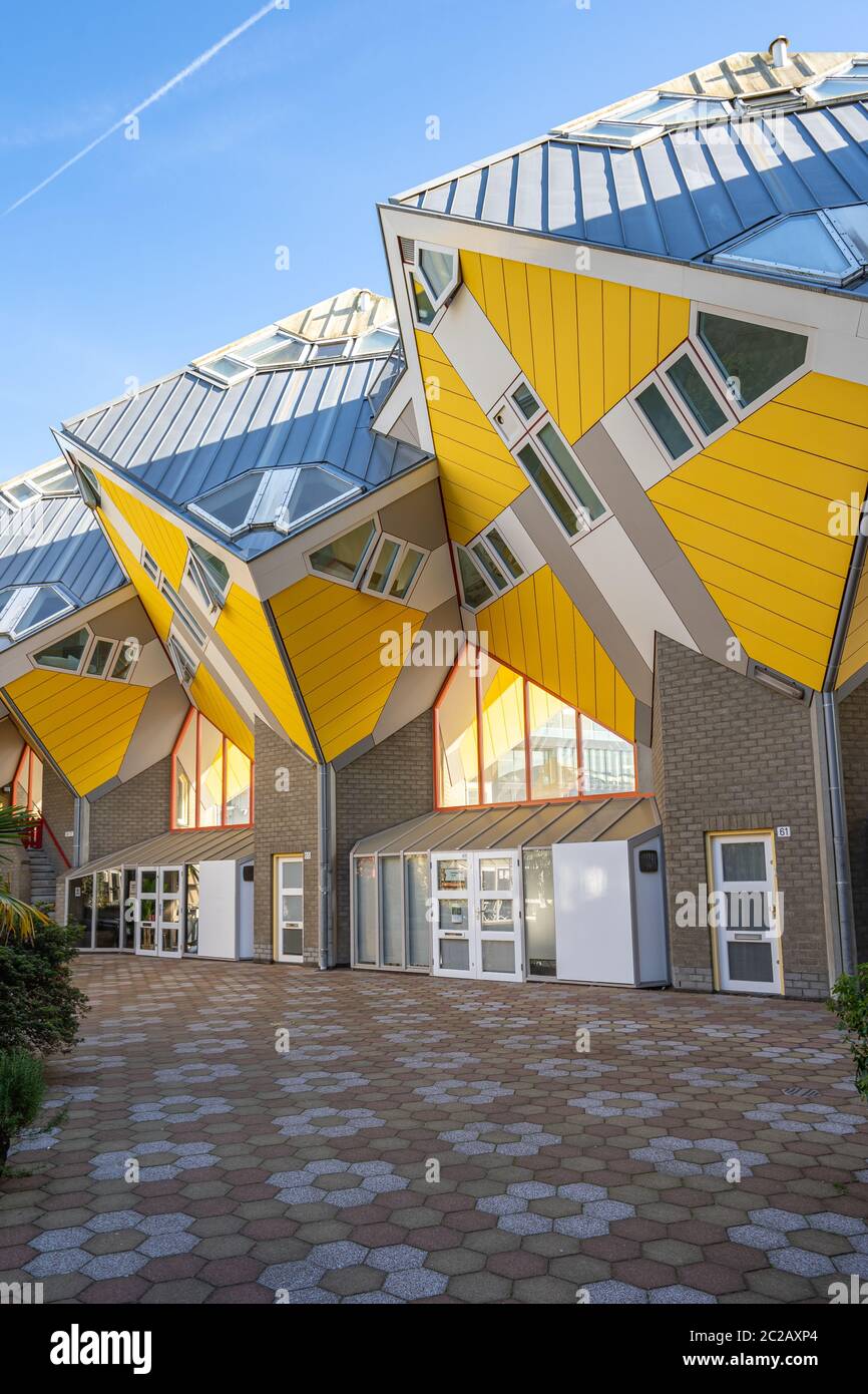 Cube House est un ensemble de maisons innovantes construites à Rotterdam, pays-Bas Banque D'Images
