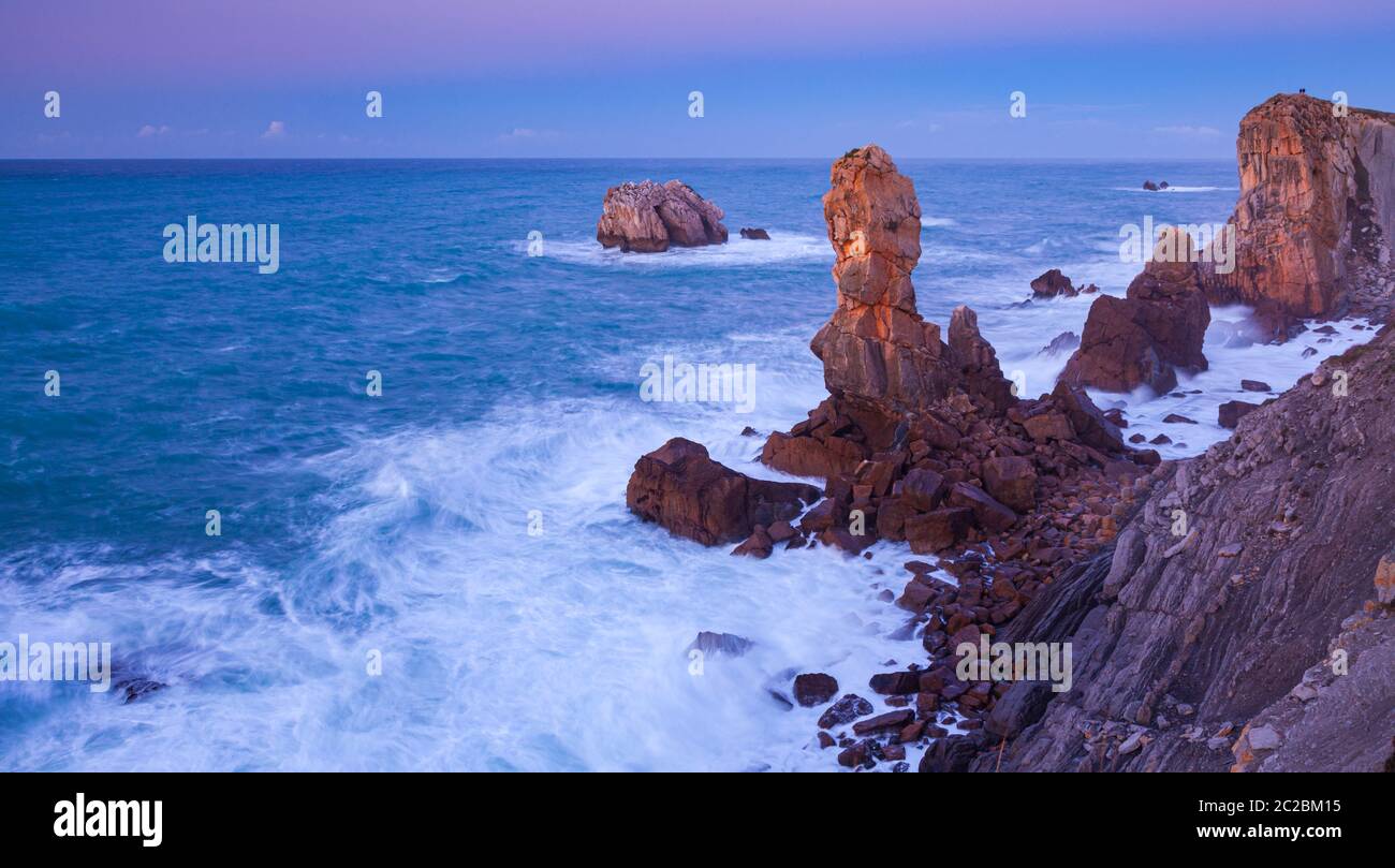 'Los Urros', Costa Quebrada, Liencres, Cantabrie, Espagne, Europe Banque D'Images