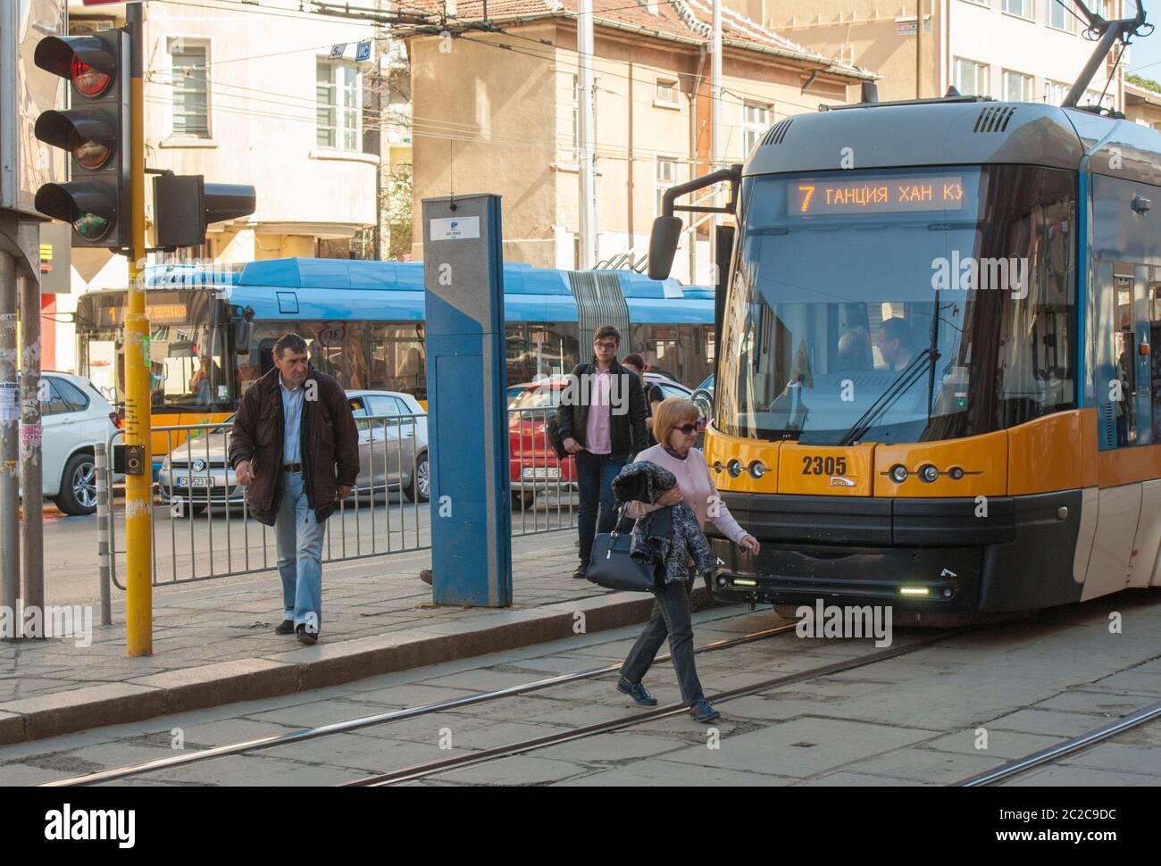 Arrêt de tramway sur le boulevard Skobelev, Sofia, Bulgarie Banque D'Images