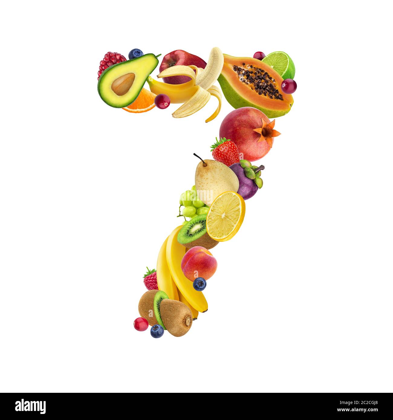 Numéro sept faits de différents fruits et de baies, fruits alphabet isolé sur fond blanc Banque D'Images