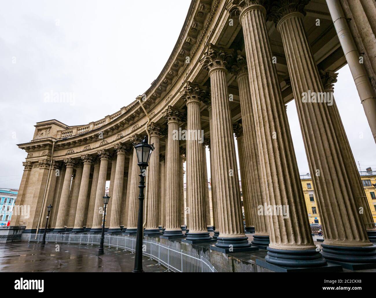 Colonnes de colonnade courbées de la cathédrale de Kazan, Saint-Pétersbourg, Russie Banque D'Images