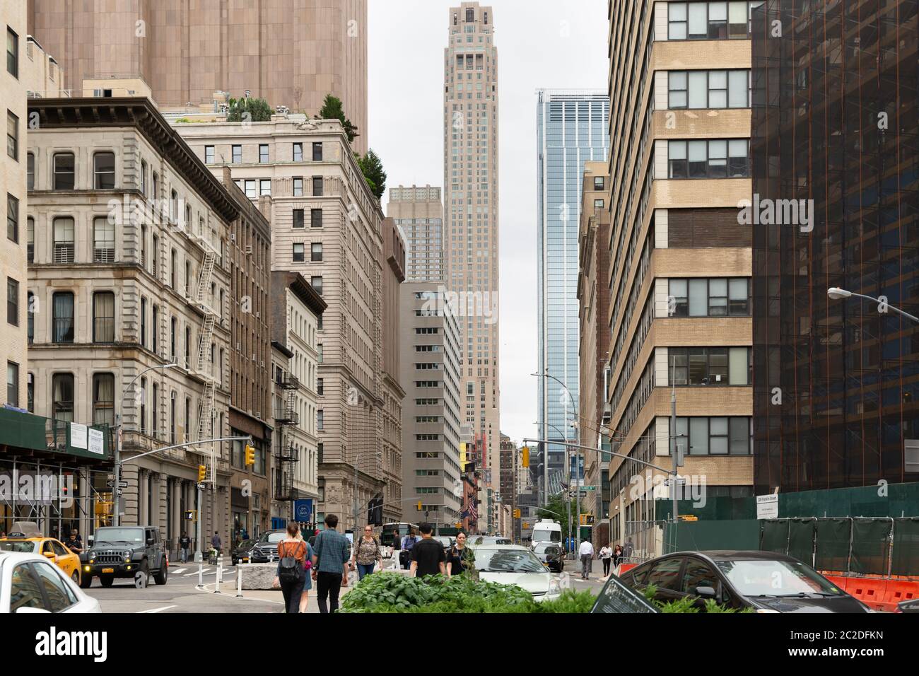 New York / USA - 27 juin 2018 : les rues de TriBeCa, et bâtiments façade, magasin, restaurant et café et des appartements à Manhattan Banque D'Images