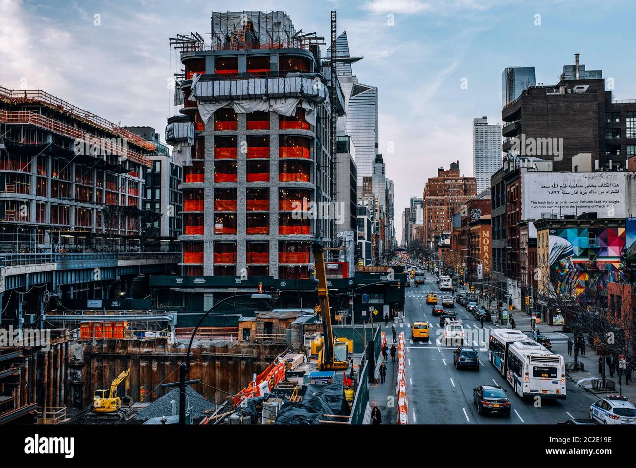 Vue générale sur les anciens bâtiments et les chantiers d'Hudson depuis High Line Park à Chelsea, New York Banque D'Images