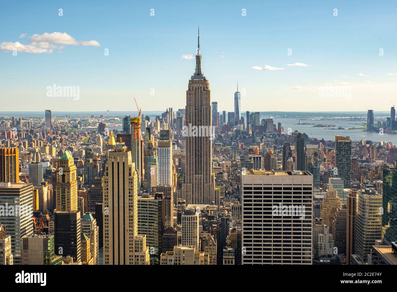 Midtown et gratte-ciel du centre-ville de New York vue sur le paysage urbain depuis le Rockefeller Center situé sur le toit Banque D'Images
