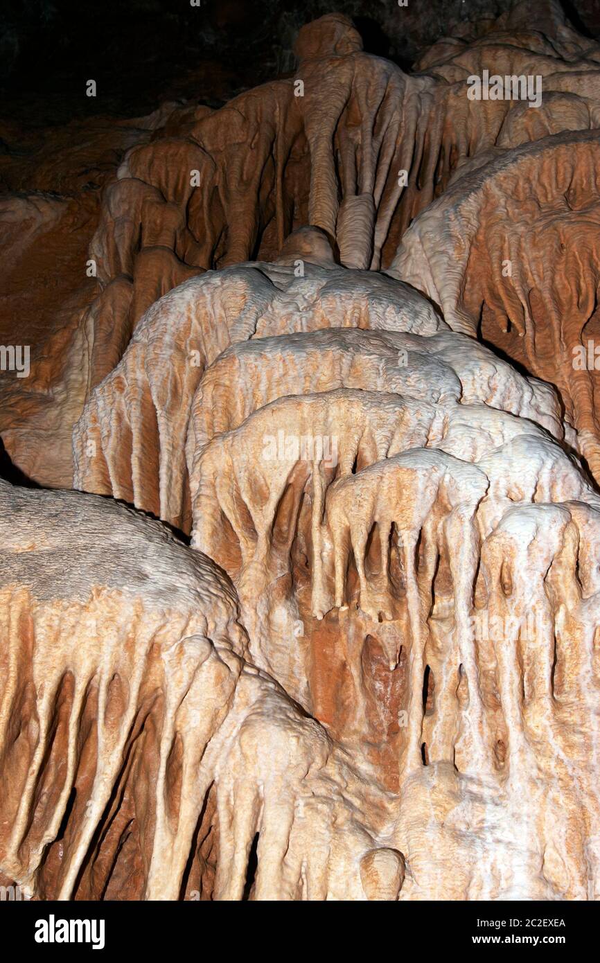 Les grottes stalactites de Javoricko sont situées dans le centre de la Moravie, à environ 10 miles à l'ouest de la ville de Litovle. Système souterrain de grottes Javorice complexe de couloirs Banque D'Images