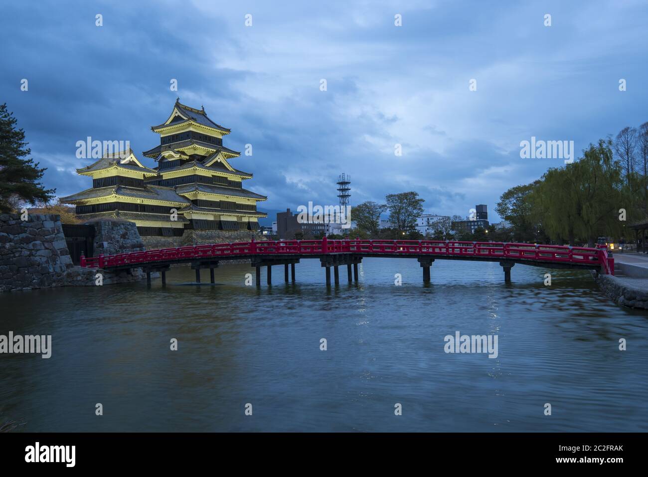 Château de Matsumoto la nuit à Matsumoto, préfecture de Nagano, Japon Banque D'Images