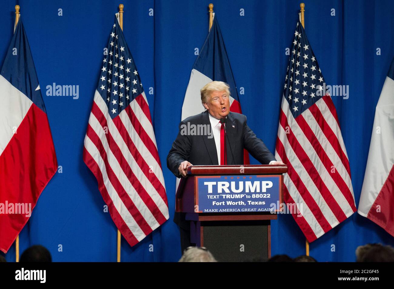 Fort Worth, Texas, États-Unis, 26 février 2016 : Donald Trump, l'un des principaux candidats à l'élection présidentielle républicaine, prend la parole lors d'un rassemblement de campagne au centre de congrès de fort Worth. Le Texas est le grand prix du prochain Super Tuesday Primary sur 2 mars. ©Bob Daemmrich Banque D'Images