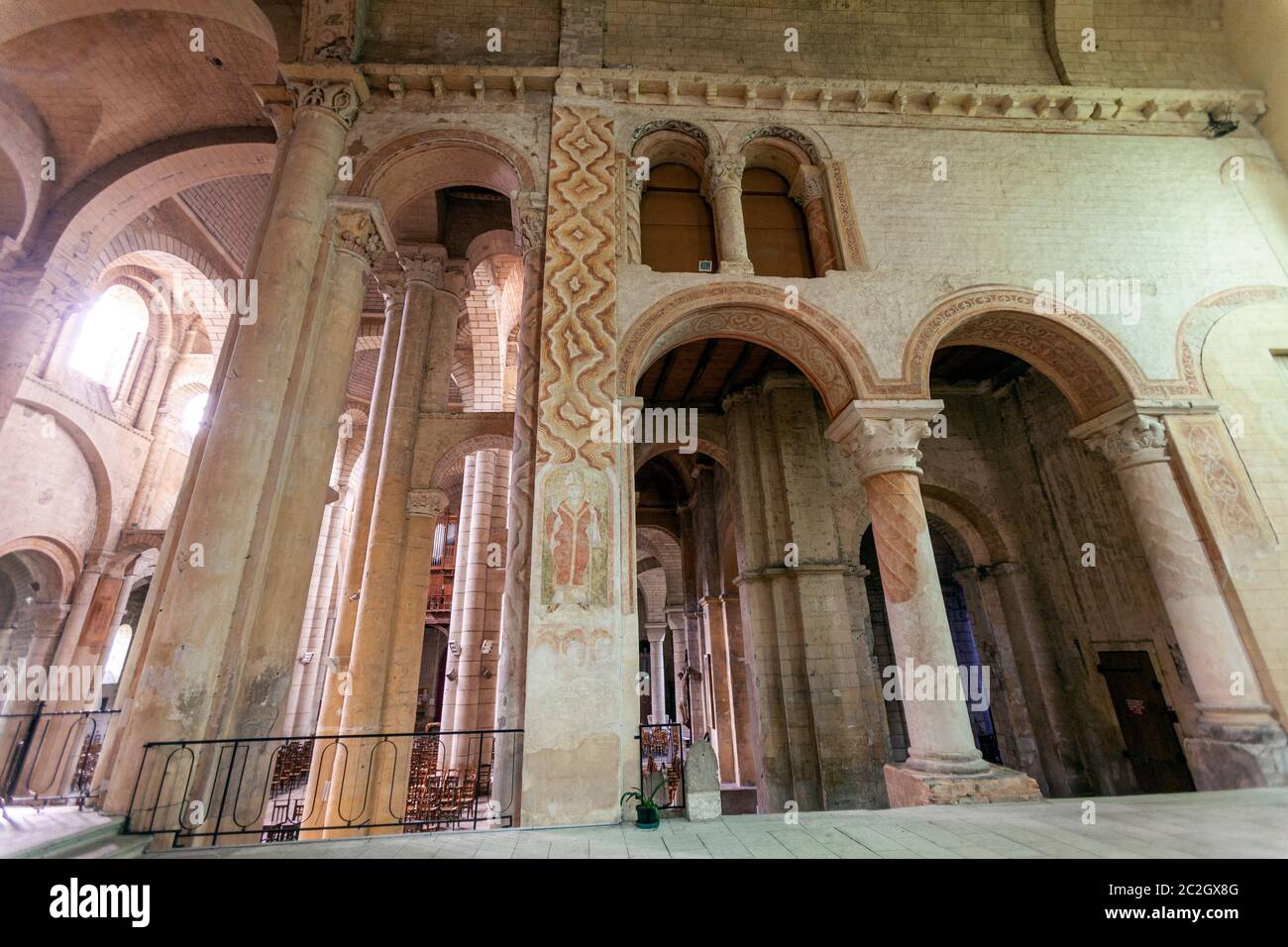 Intérieur de l'église Saint-Hilaire le Grand, Poitiers, Nouvelle-Aquitaine, France Banque D'Images