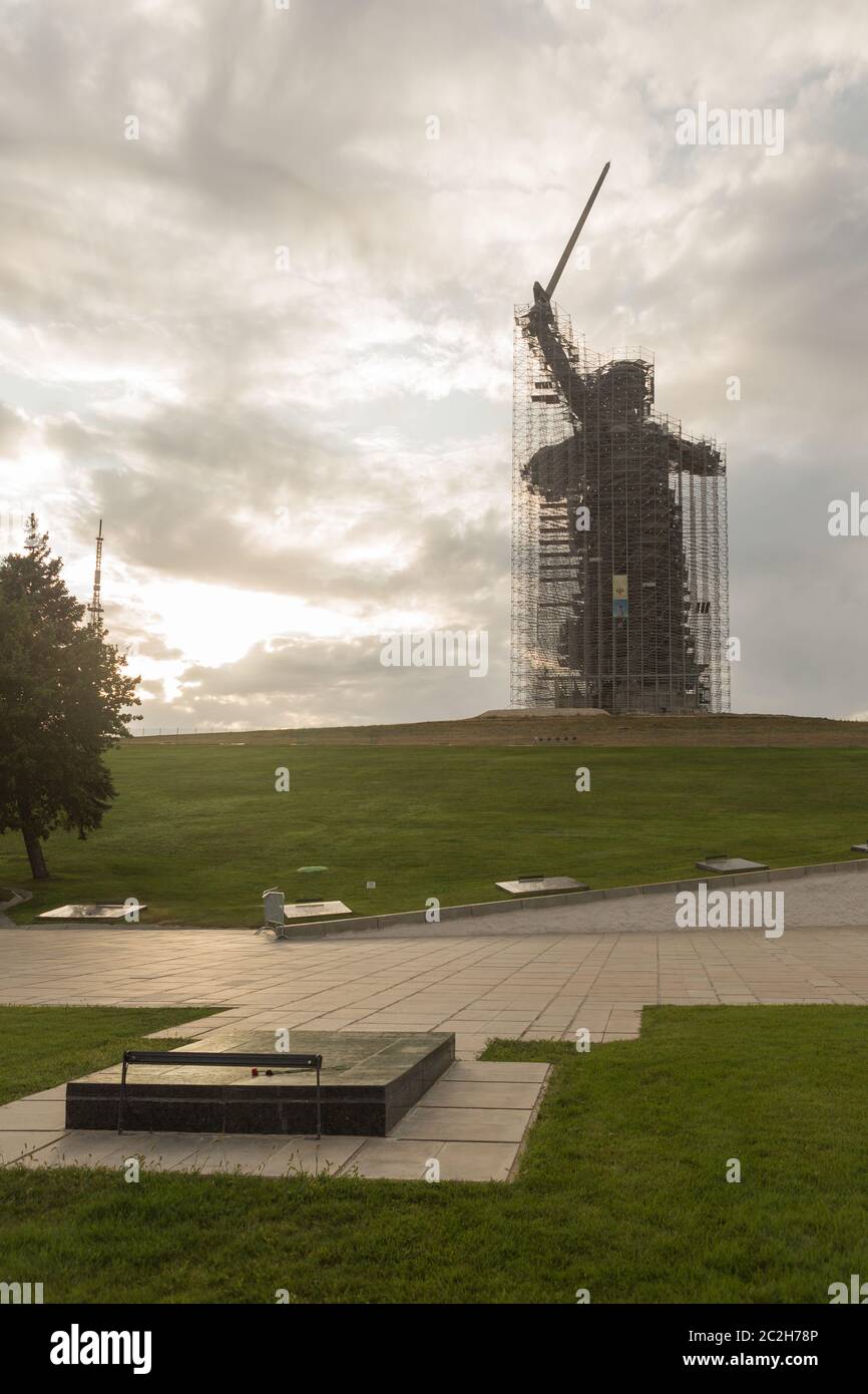 Volgograd, Russie, août 2019 mère patrie monument Volgograd Mamaev Kurgan.Monument under REC Banque D'Images