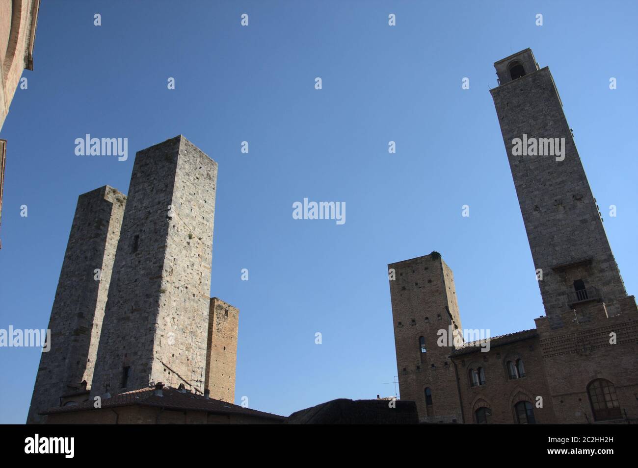 San Gimignano Toscana Italie. Vue sur certaines des tours médiévales de la petite ville touristique destination. Banque D'Images