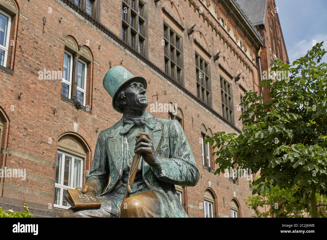 Statue de Hans Christian Andersen de Henry Luckow-Nielsen, devant le parc Tivoli Aumusement Banque D'Images