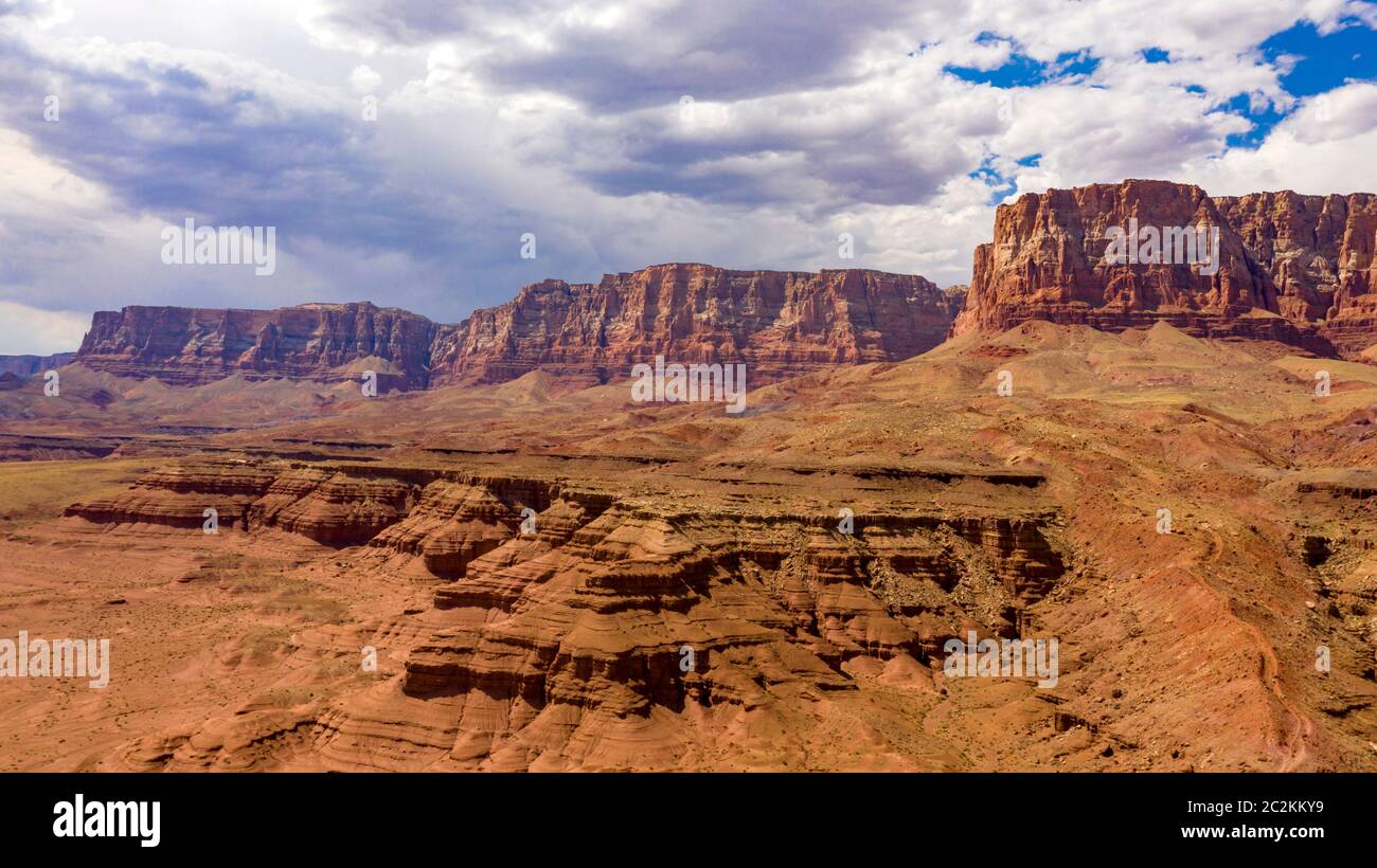 Buttes élevées regarder par dessus le désert près de Marble Canyon dans l'Arizona du nord Banque D'Images