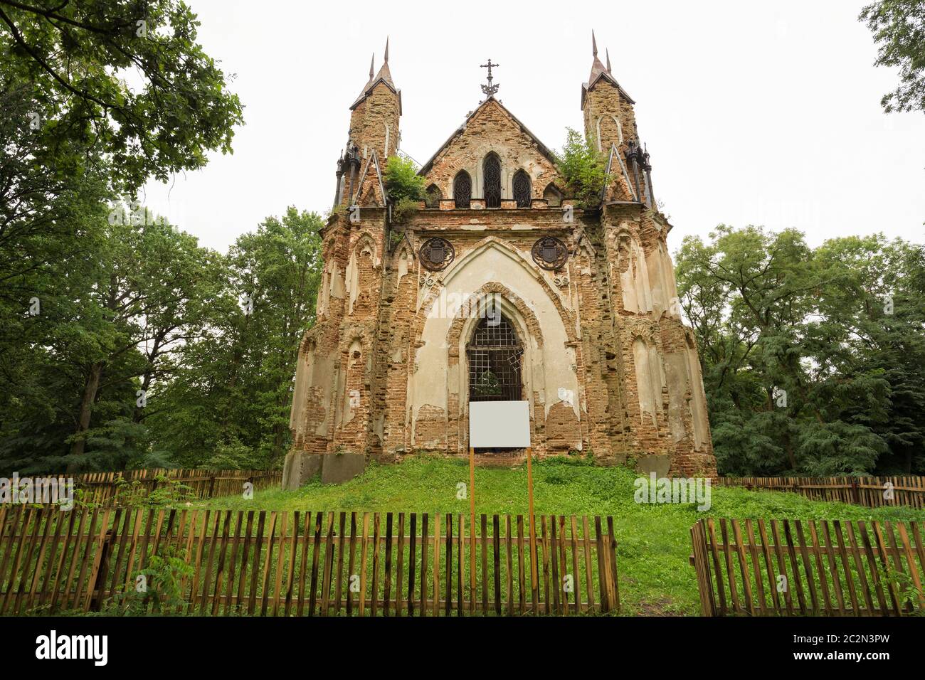 La chapelle-tombe Orzeszko dans le village de Zakozel, Biélorussie (Russie-Blanche) Banque D'Images