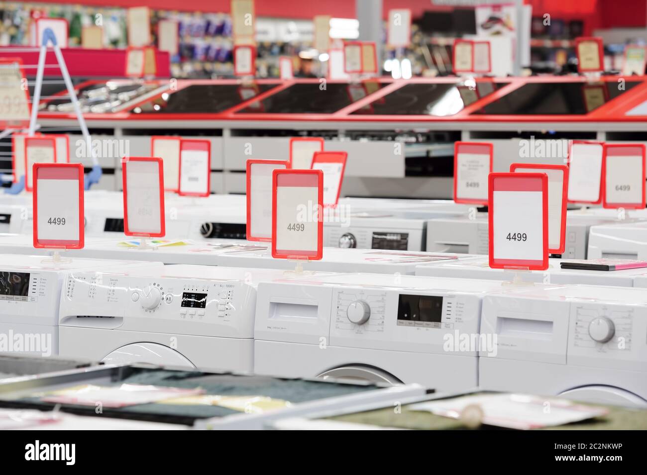 Lave-mashines en magasin showroom Banque D'Images