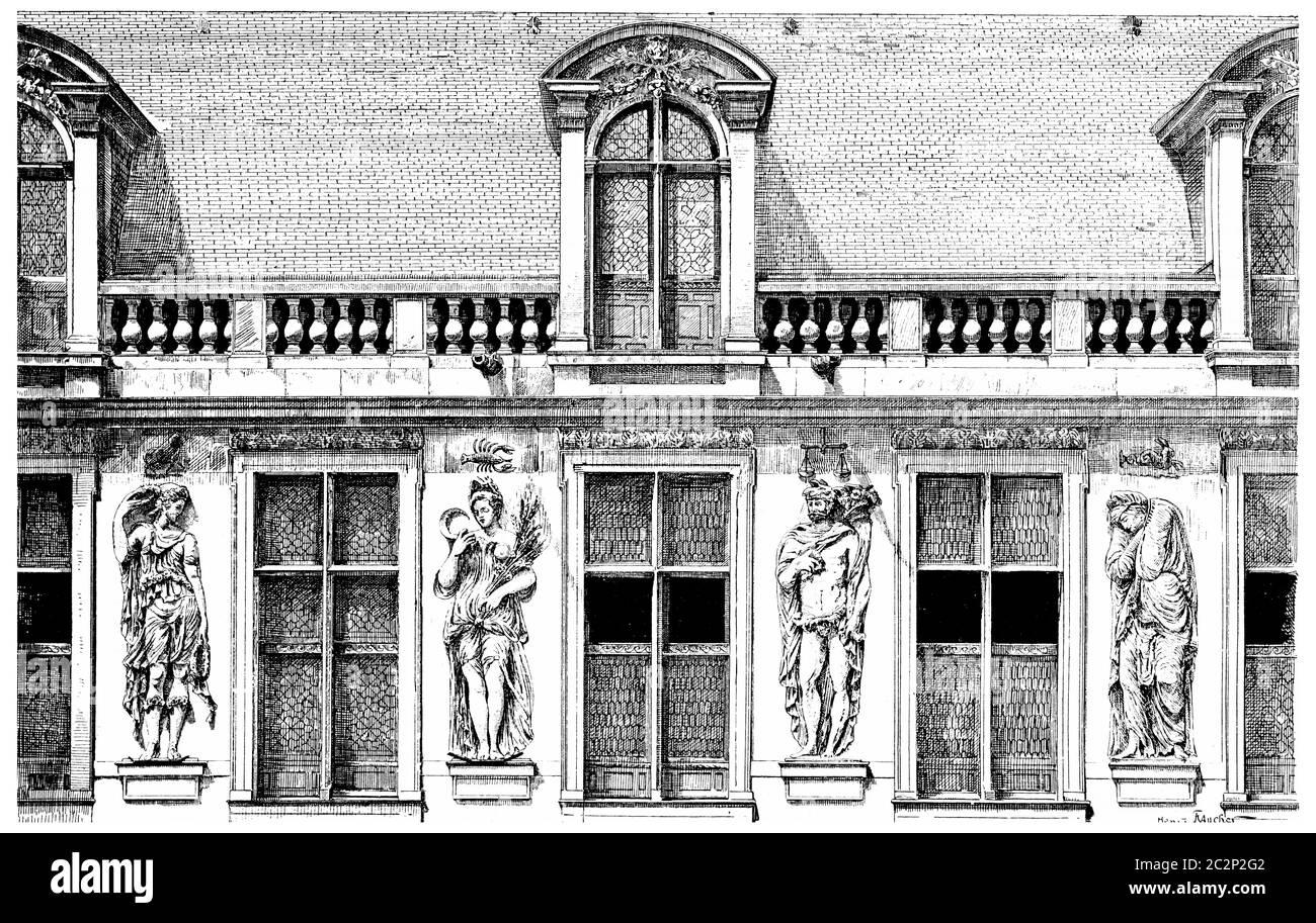 Façade de l'hôtel Carnavalet, cour, décorée de quatre saisons, illustration gravée d'époque. Paris - Auguste VITU – 1890. Banque D'Images