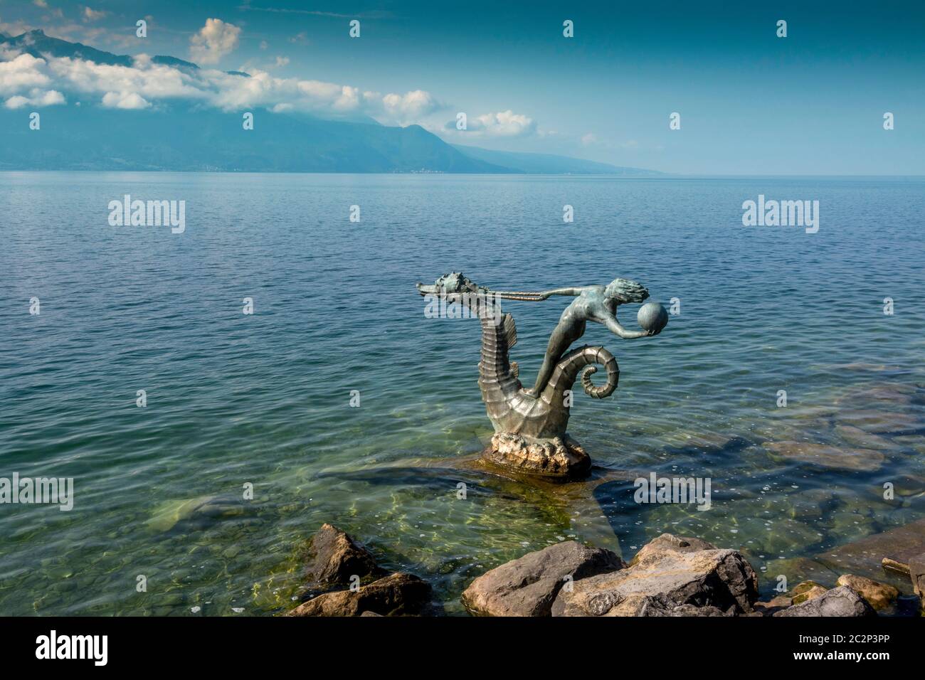 Sculpture de cheval de mer par Edouard Marcel Sandoz le long des rives du lac Léman à Vevey, Suisse Banque D'Images