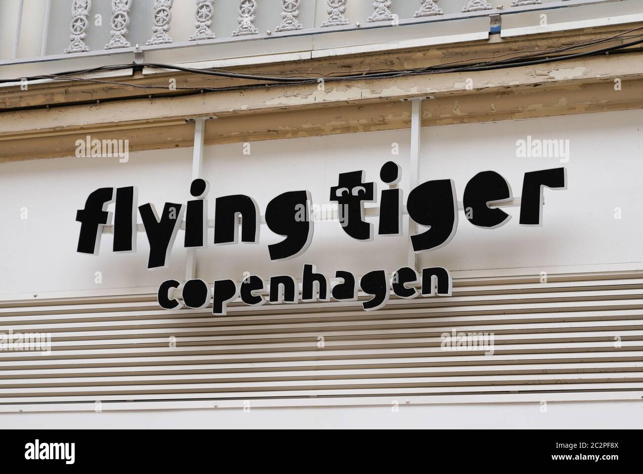 Bordeaux , Aquitaine / France - 06 14 2020 : Flying Tiger Copenhagen logo magasin de la décoration danoise Banque D'Images