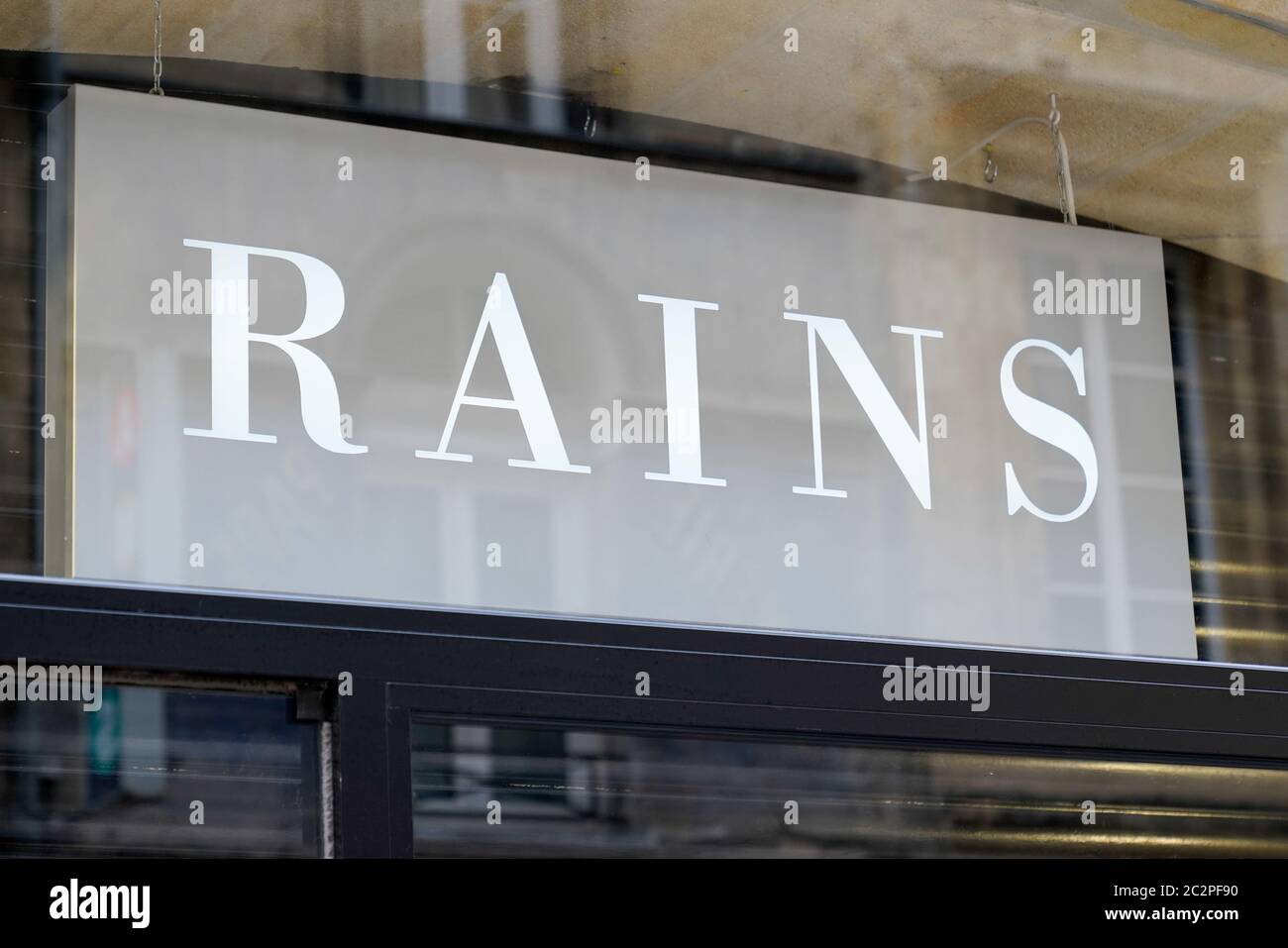 Bordeaux , Aquitaine / France - 06 01 2020 : logo Rain signe de la boutique de vêtements de pluie d'hiver Banque D'Images