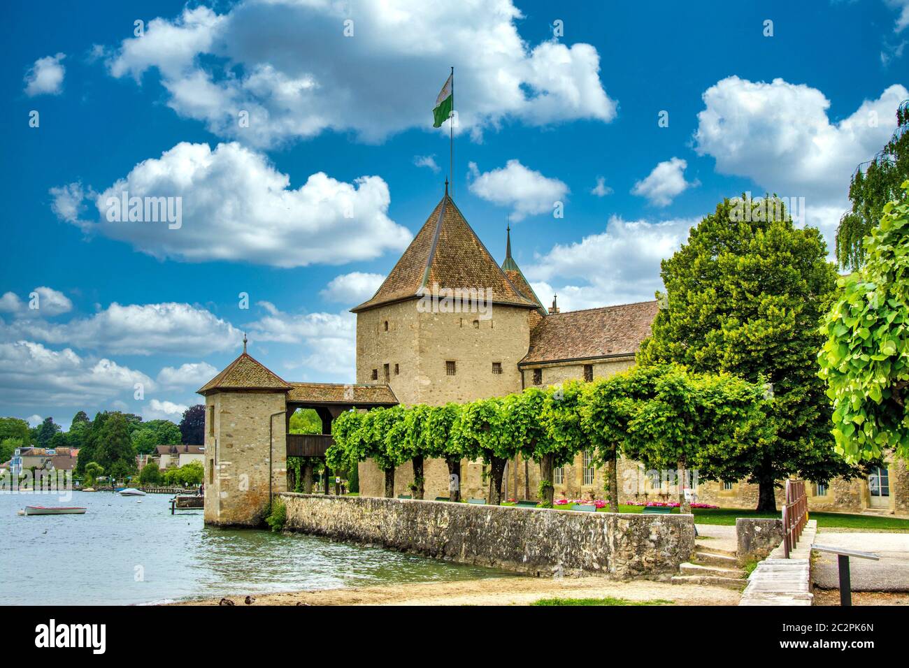 Château de Rolle situé sur le lac de Genève dans le canton de Vaud., Suisse  Photo Stock - Alamy