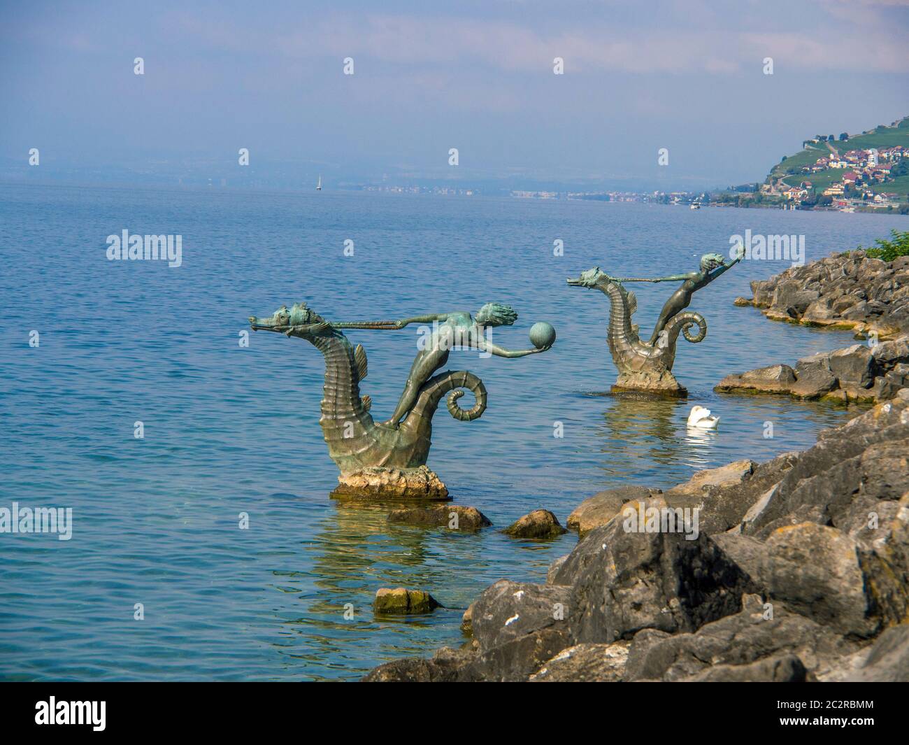 Sculpture de cheval de mer par Edouard Marcel Sandoz le long des rives du lac Léman à Vevey, Suisse Banque D'Images