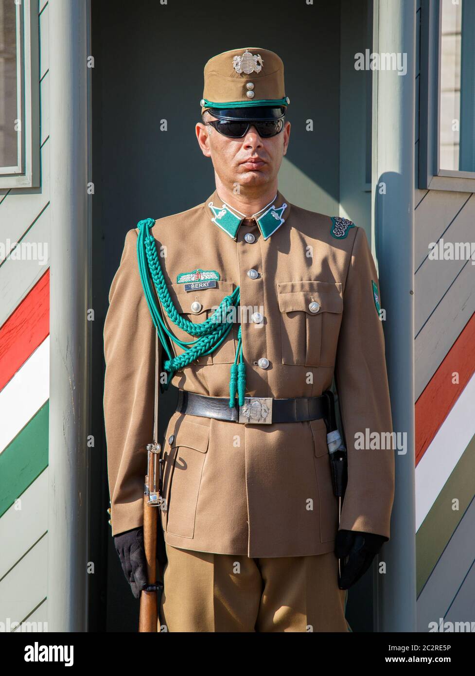 Budapest, Hongrie, mars 22 2018 : garde présidentielle armée sur la colline de Buda, près de la résidence du président de la Hongrie. Guar Banque D'Images