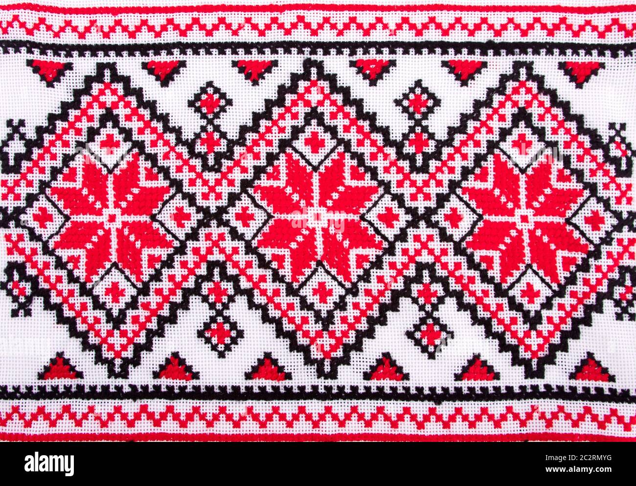 Broderie Ancienne Ukraine URSS – Roses Brodées Main, Années 60