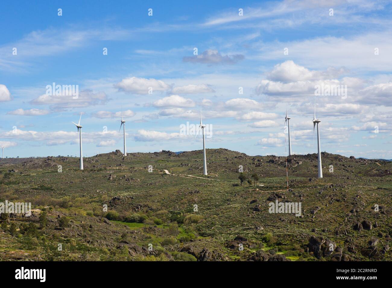 Éoliennes dans le haut de la montagne Banque D'Images