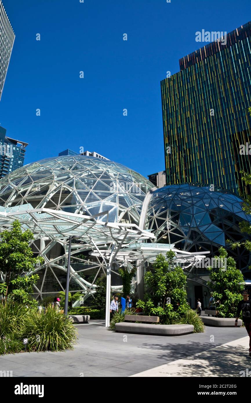 Sphères Amazon. Structures sphériques au siège de l'Amazone à Seattle, Washington, États-Unis. Banque D'Images
