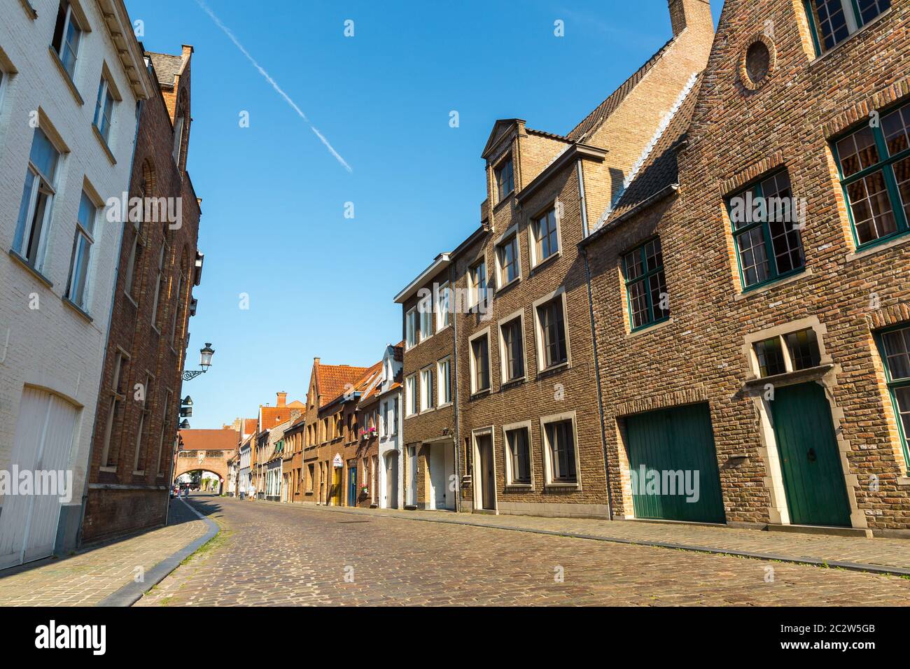 Bâtiments confortables, rue dans la vieille ville provinciale européenne. Le tourisme et les voyages d'été, célèbre monument de l'europe, des lieux populaires pour les vacances ou holida Banque D'Images