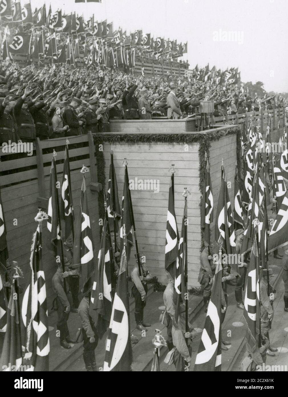 Photos du rassemblement du Parti nazi en 1933 à Nuernberg - Hitler parle Heinrich Hoffmann photographies 1933 Adolf Hitler photographe officiel, et un politicien et éditeur nazi, qui était un membre du cercle intime d'Hitler. Banque D'Images