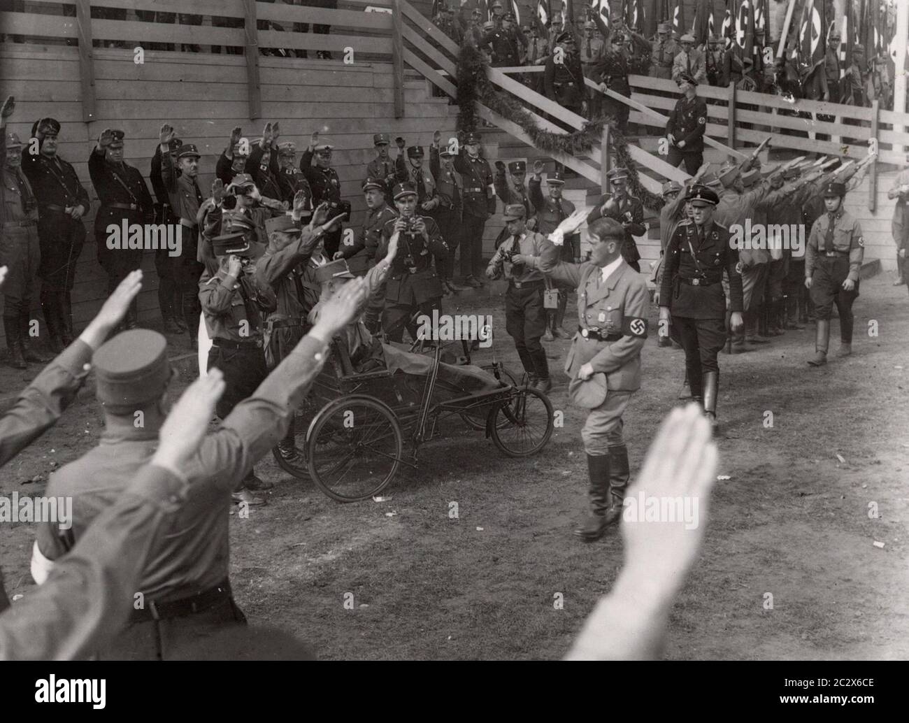 Photos du rassemblement du Parti nazi à Nuremberg 1933 - Hitler Heinrich Hoffmann photographies 1933 photographe officiel d'Adolf Hitler, et un homme politique et éditeur nazi, qui était membre du cercle intime d'Hitler. Banque D'Images