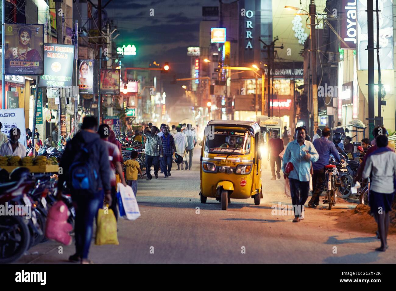 Ville indienne de Madurai la nuit. Décembre 2019 Banque D'Images