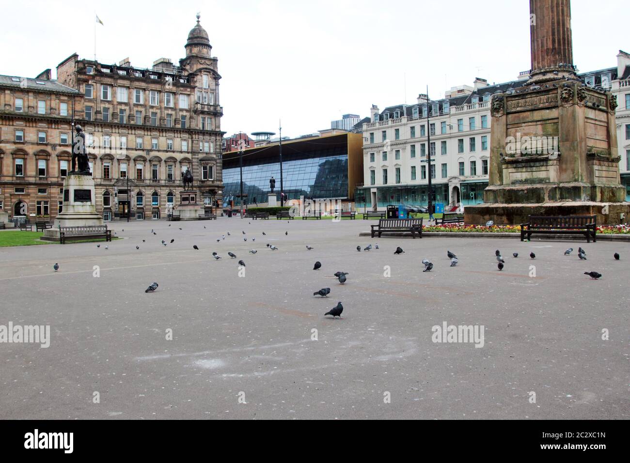 Dans le centre de Glasgow se trouve George Square, où des centaines, ou des milliers de personnes passent par elle chaque jour avec les touristes et les visiteurs. Mais, maintenant, il est déserté et vide en raison de la pandémie Covid-19 qui a fait un grand pas dans le pays et a causé un verrouillage et rester à la maison jusqu'à ce qu'il soit terminé. Mai 2020. ALAN WYLIE/ALAY © Banque D'Images
