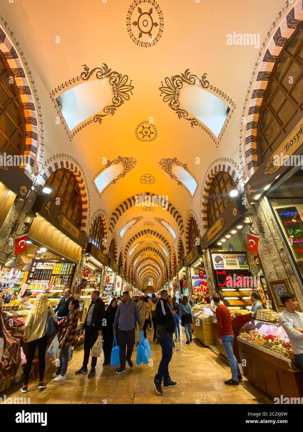 Bazar égyptien, Istanbul, Turquie, 28 octobre 2019. Les gens sont sur le bazar égyptien. Bazar aux épices. Grand bazar à Istanbul. Banque D'Images