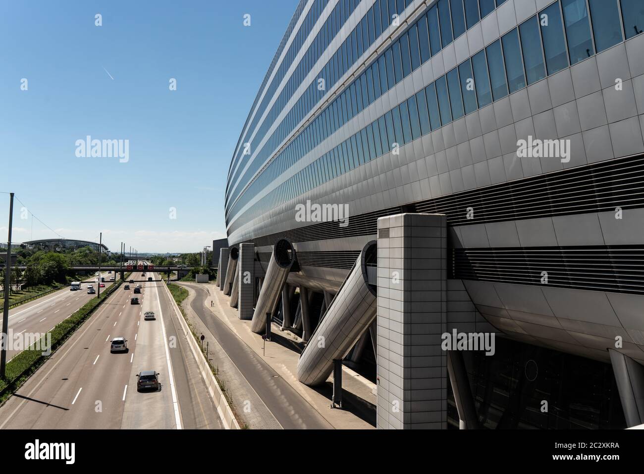 Gare et complexe de bureaux à distance de l'aéroport de Francfort Banque D'Images