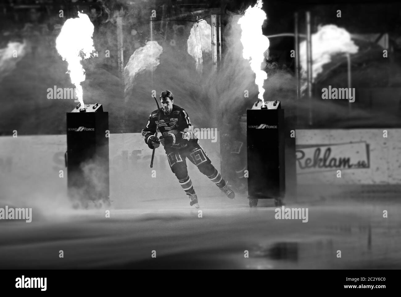 Linkoping, Suède 20191230 match entre Linköping HC-Örebro HK dans SHL dans l'arène Saab. Sebastian Karlsson, n° 12 de Linköping, sur le chemin de la glace. Photo Jeppe Gustafsson Banque D'Images