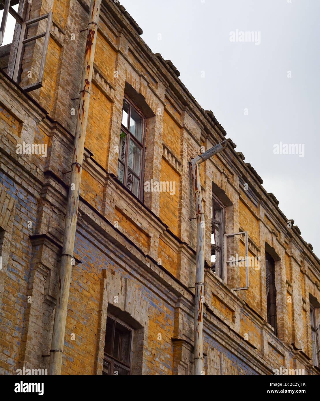 Vieux mur abandonné de construction décadence Banque D'Images