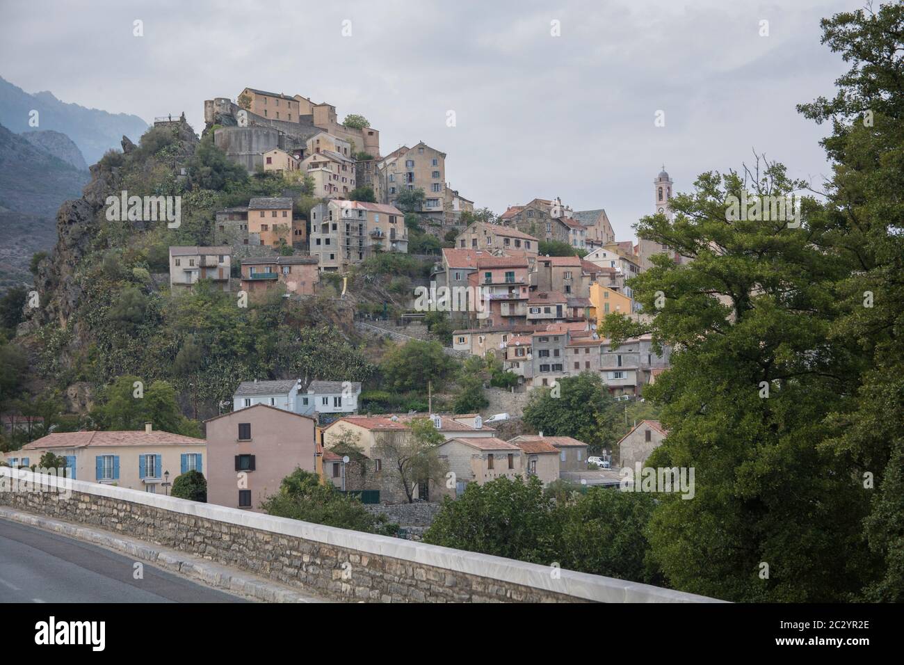 Vieille ville de Corte, la quatrième plus grande commune de l'île de Corse, France Banque D'Images