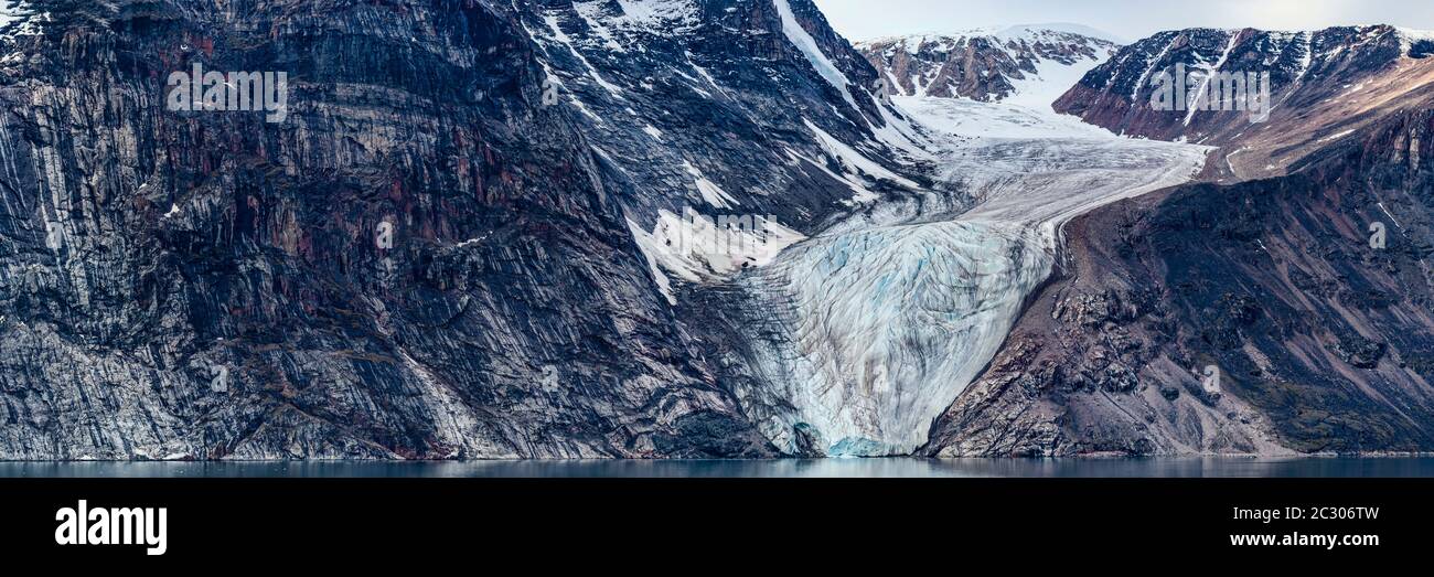 Vue panoramique sur le glacier, le golfe de Buchan, l'île de Baffin, le Nunavut et le nord du Canada Banque D'Images