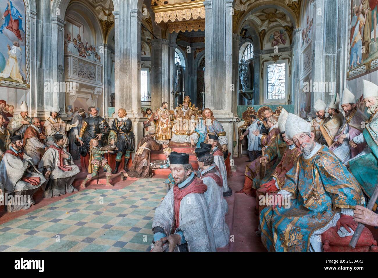 Saint François d'Assise canonisé par le Pape Grégoire IX, Chapelle XX au Sacro Monte di Orta, Baroque, site du patrimoine mondial de l'UNESCO, Orta San Giulio Banque D'Images