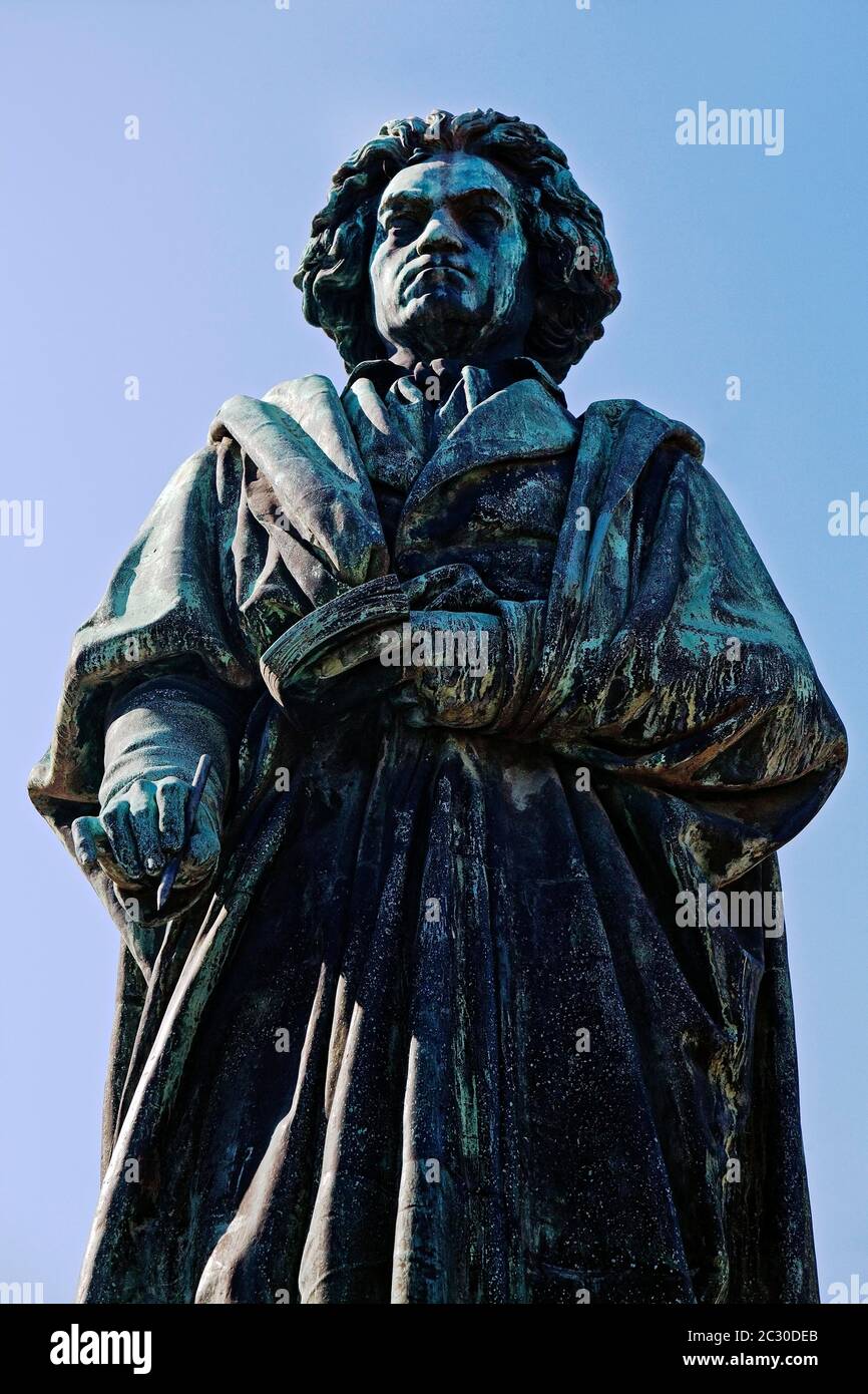 Monument Beethoven sur Muensterplatz, Bonn, Rhénanie-du-Nord-Westphalie, Allemagne Banque D'Images