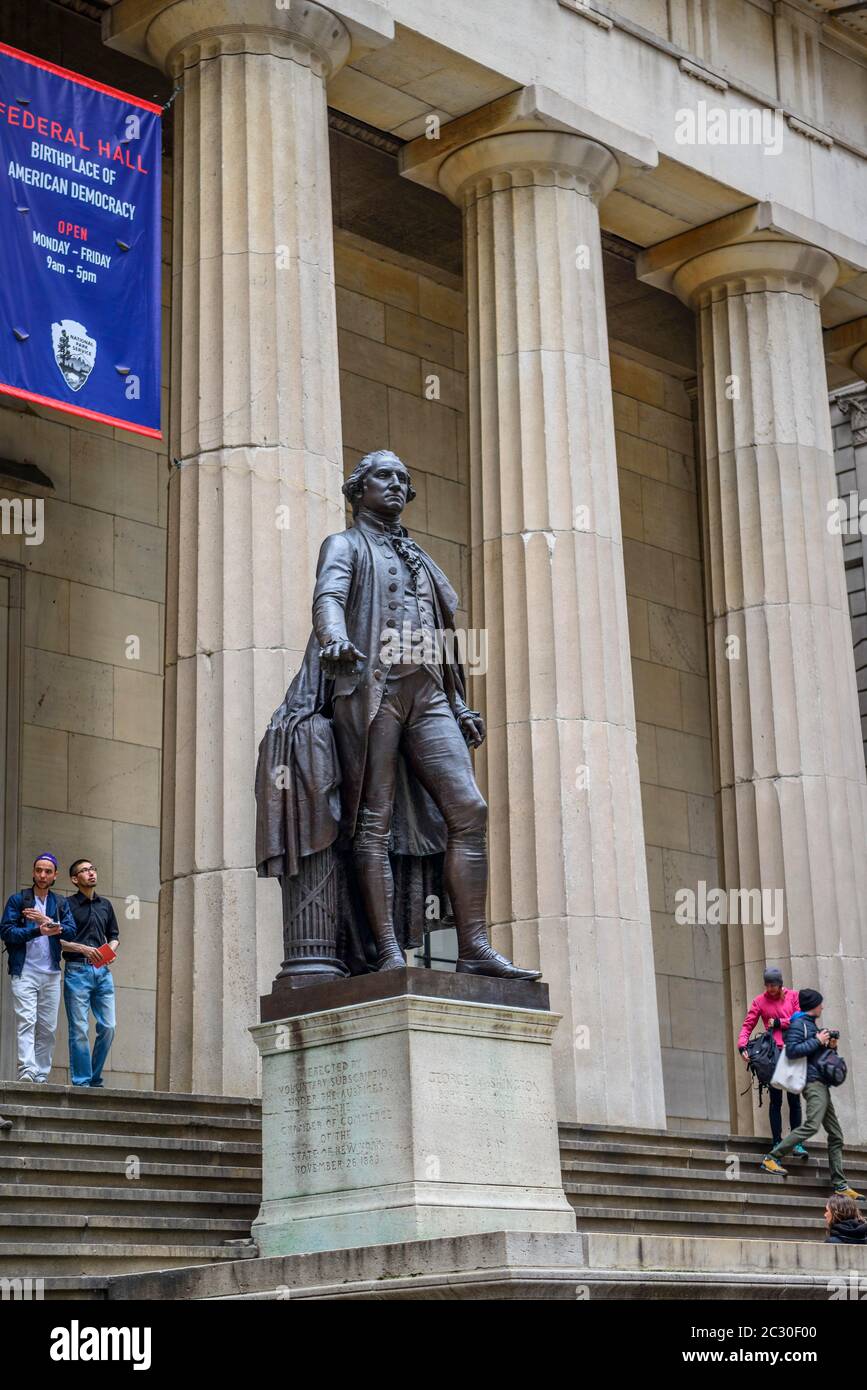 George Washington Memorial devant le Federal Hall à Wall Street, quartier financier, Manhattan, New York, New York State, États-Unis Banque D'Images