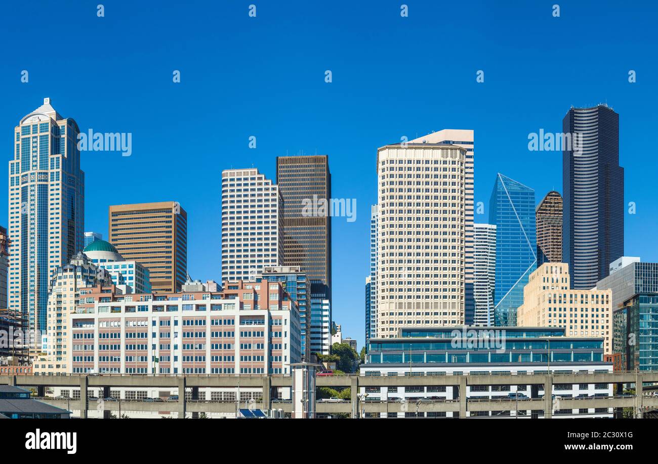 Gratte-ciels sous ciel clair, Seattle, État de Washington, États-Unis Banque D'Images