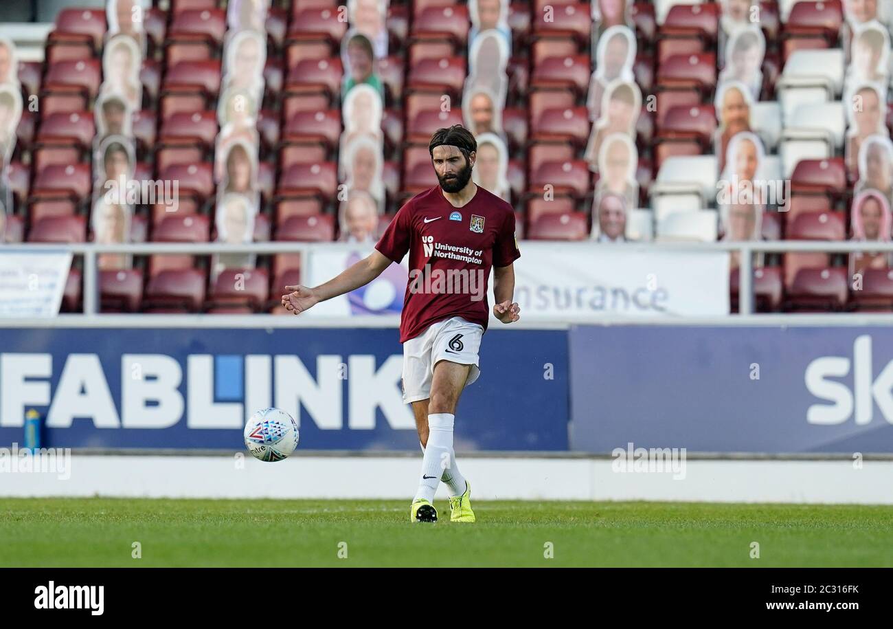 Northampton, Royaume-Uni. 18 juin 2020. Jordan Turnbull de Northampton Town pendant le Sky Bet League 2 Jouez demi finale première partie de match entre Northampton Town et Cheltenham Town au Sixfields Stadium, Northampton le 18 juin 2020. Photo de David Horn. Crédit : images Prime Media/Alamy Live News Banque D'Images